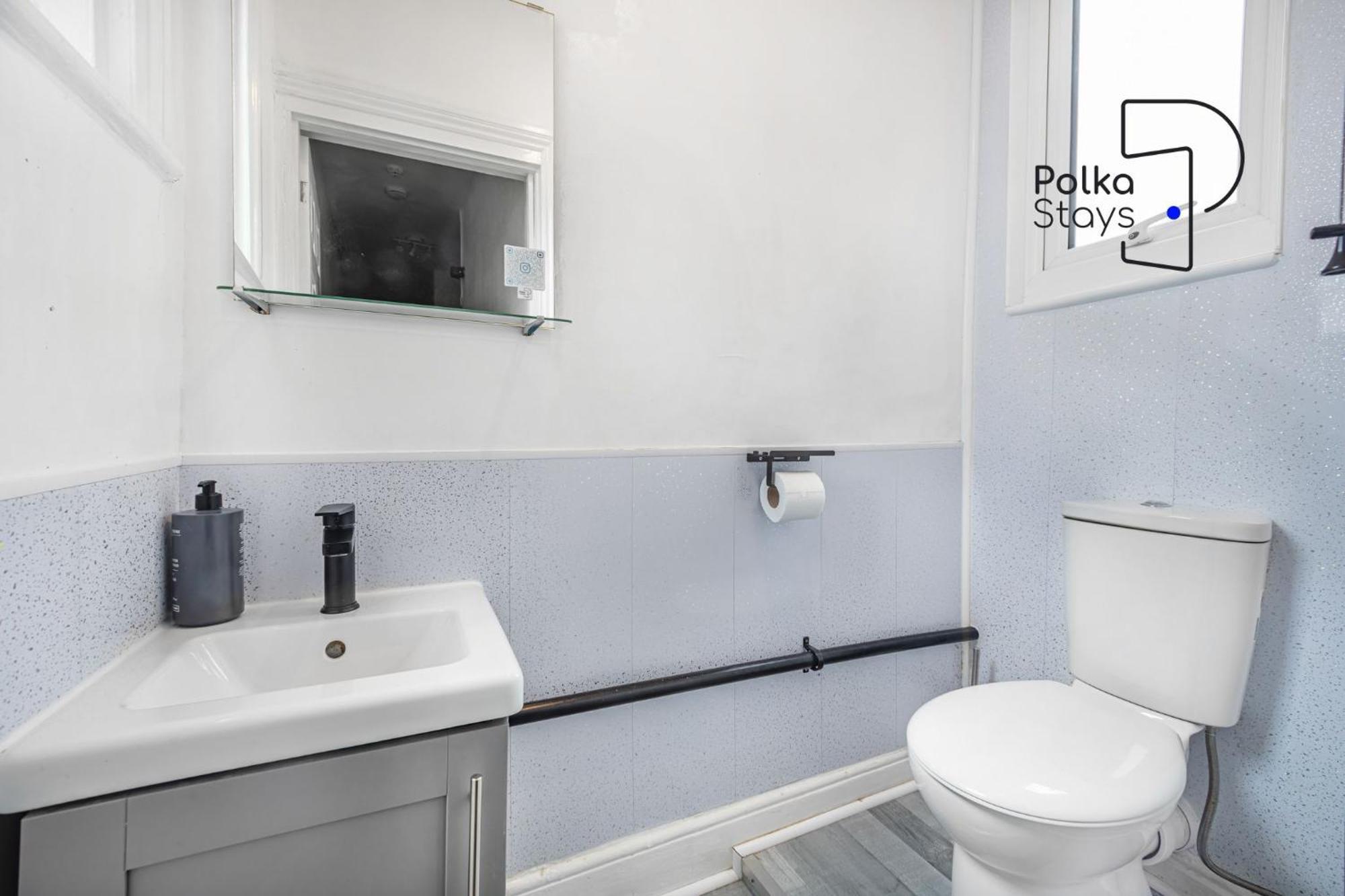 Polkadot Winter Gardens - Large Modern Apartments In Blackpool By Polkastays Exteriör bild