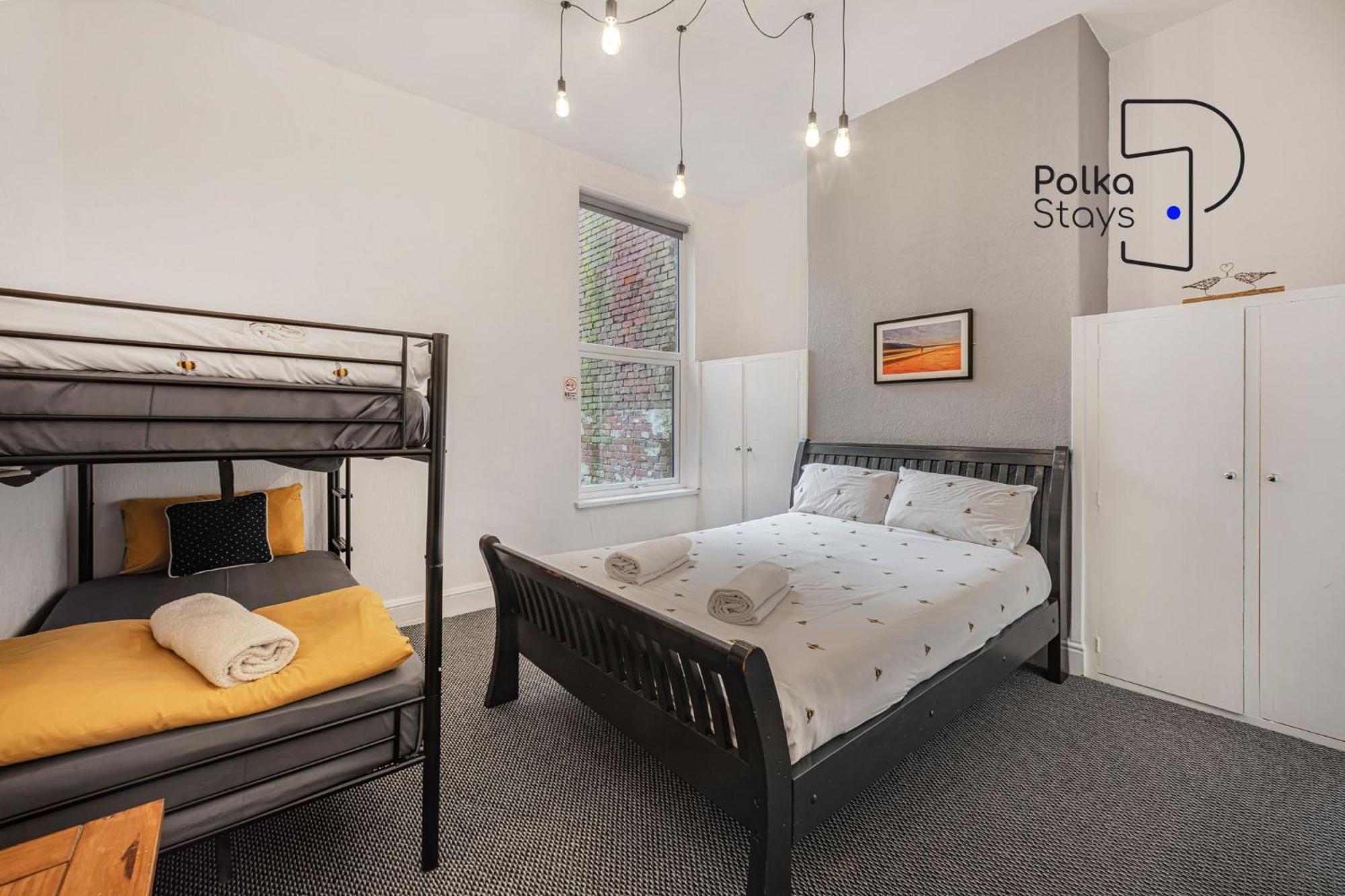 Polkadot Winter Gardens - Large Modern Apartments In Blackpool By Polkastays Exteriör bild